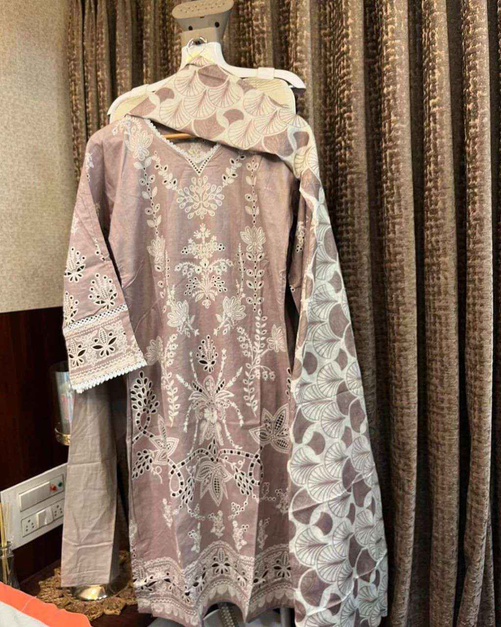 TAWAKKAL FABRICS MEHROZ VOL 7 READY MADE PAKISTANI SUITS ( 10 PCS CATALOG )